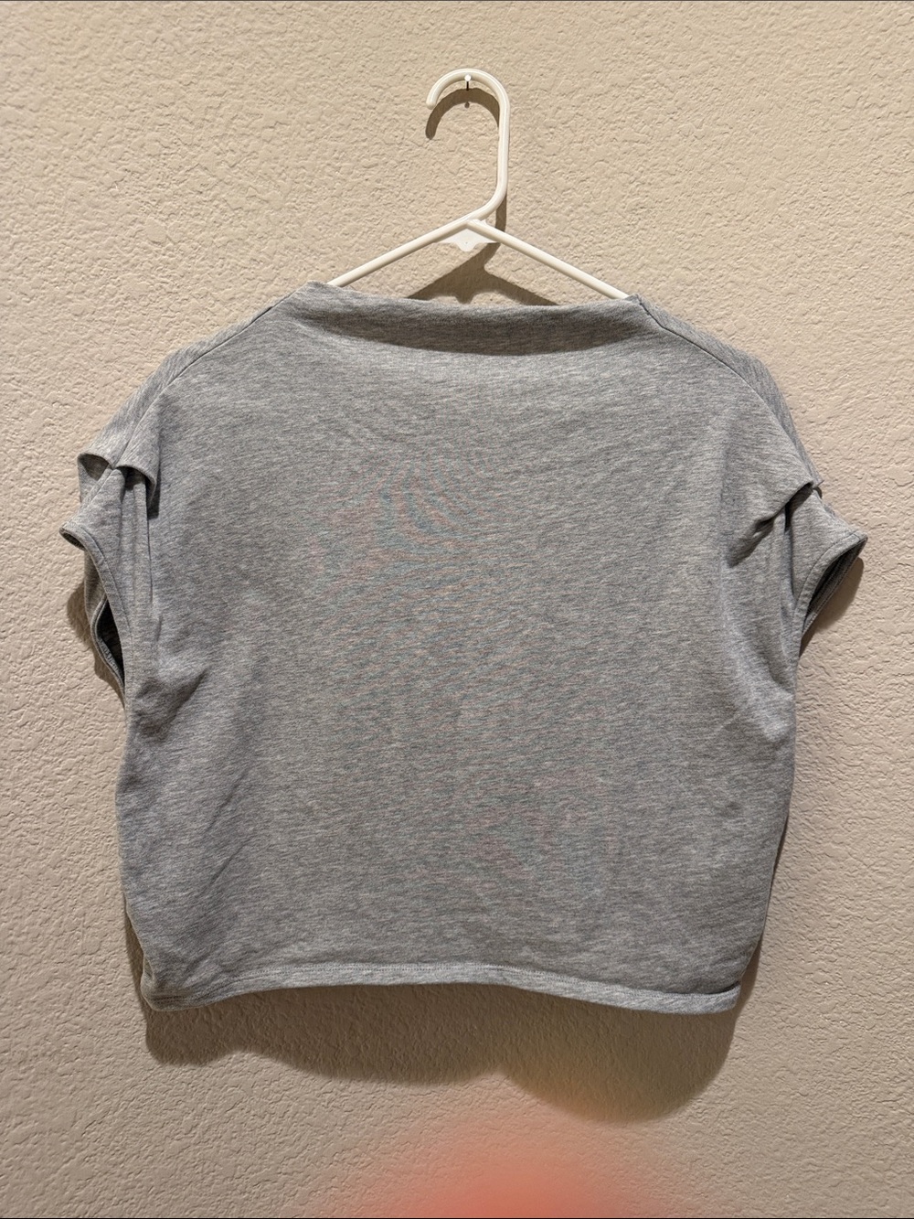 Womens Short Sleeve Gray Tee Top - with split back